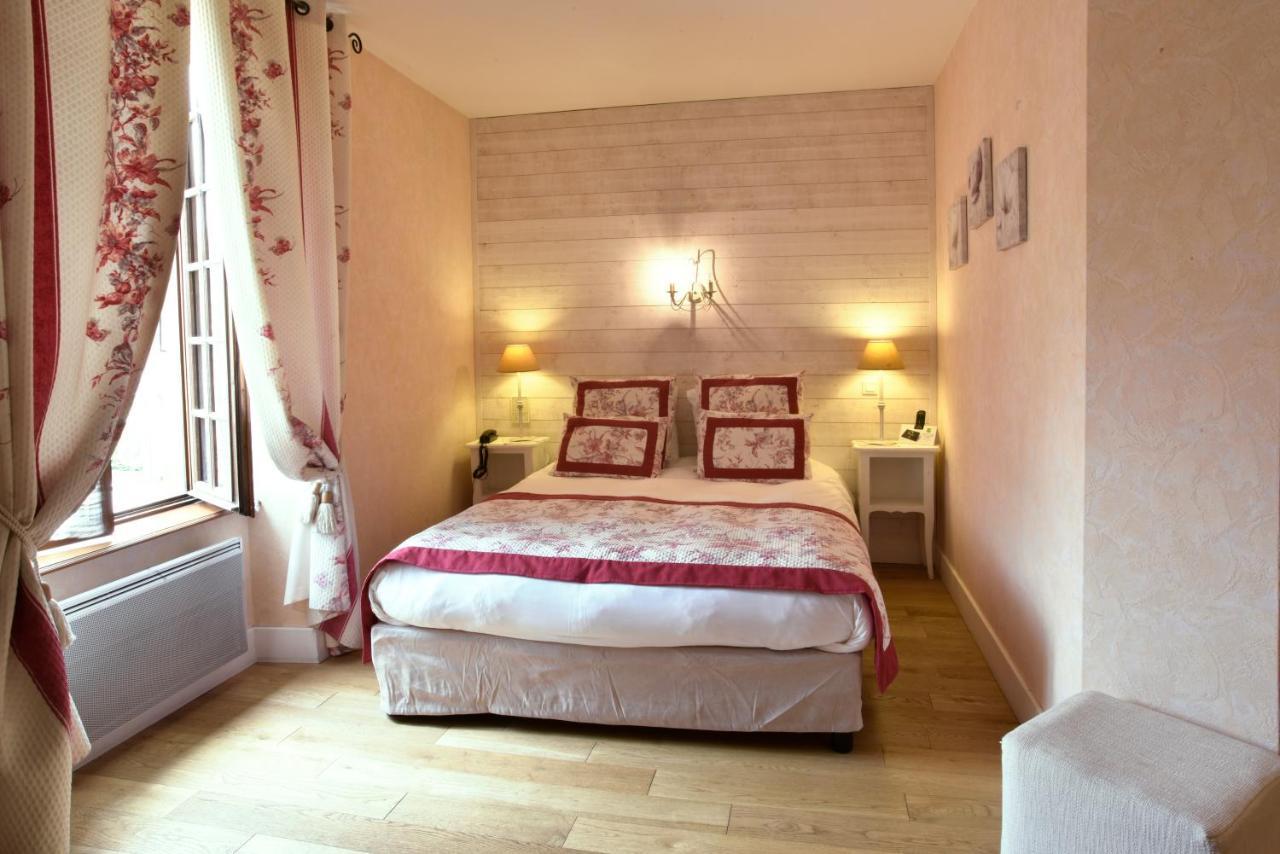 Logis Hotel-Restaurant Le Relais Hauterives Buitenkant foto