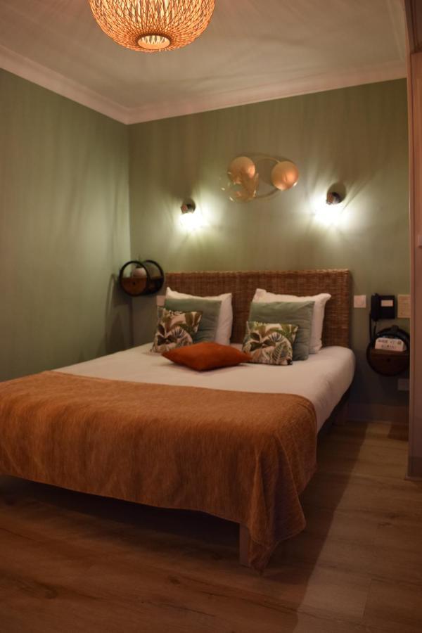 Logis Hotel-Restaurant Le Relais Hauterives Buitenkant foto