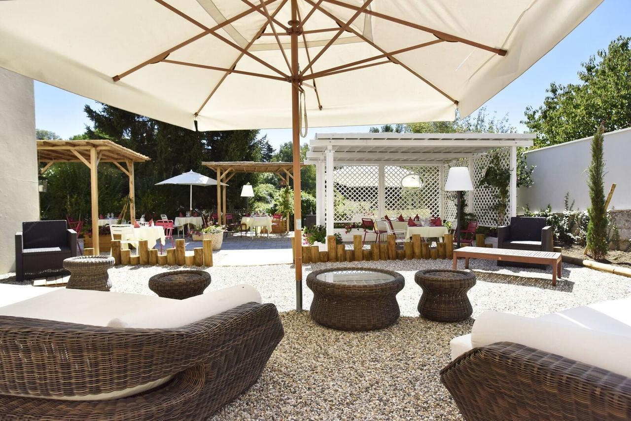 Logis Hotel-Restaurant Le Relais Hauterives Buitenkant foto