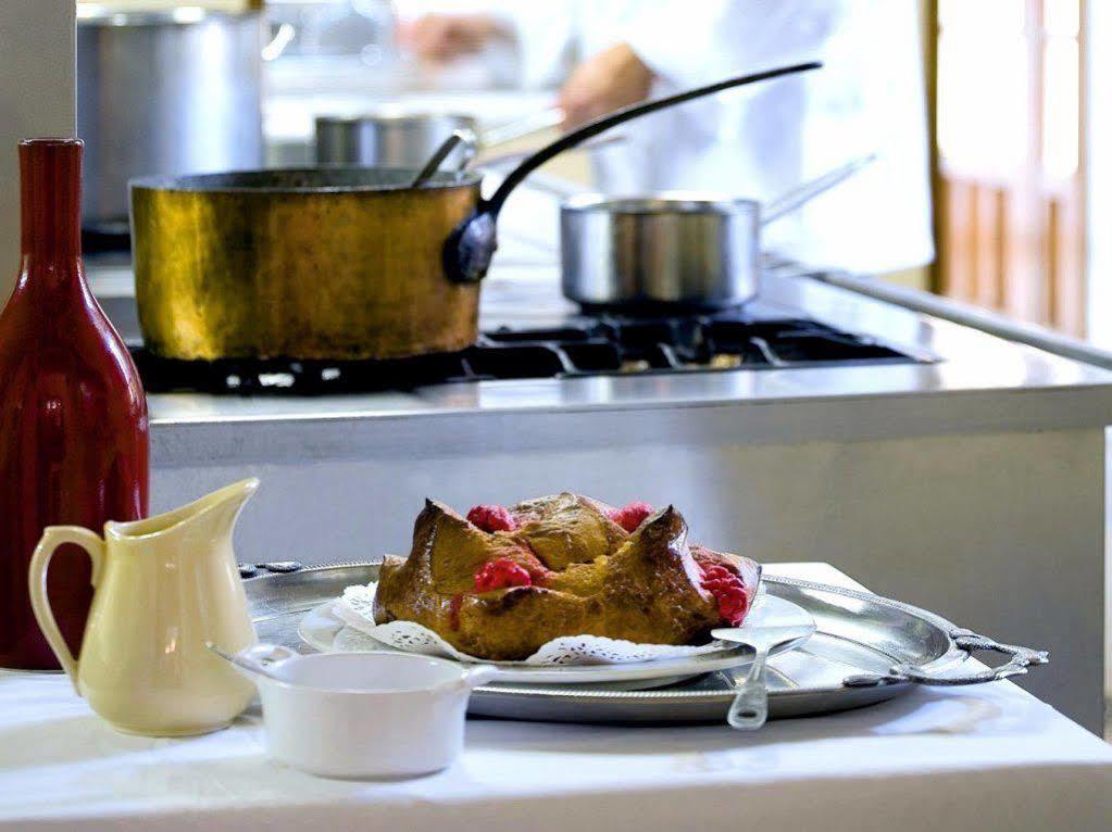 Logis Hotel-Restaurant Le Relais Hauterives Buitenkant foto