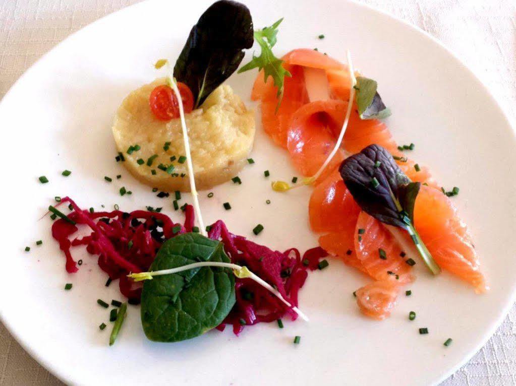 Logis Hotel-Restaurant Le Relais Hauterives Buitenkant foto